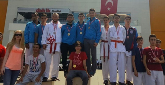 HENDEK’Lİ KARATECİLER’DEN 37 MADALYA