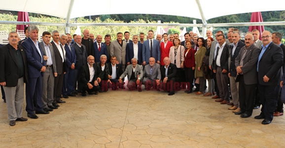 HENDEKLİ MUHTARLAR YEMEKTE BULUŞTU