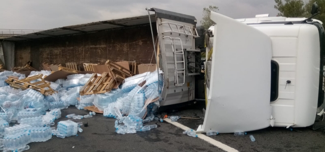 Hendekli Tır Şoförü Bolu’da Kaza Yaptı