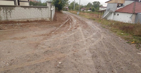 SARIDEDE MAHALLESİNDEN YOL ŞİKAYETİ