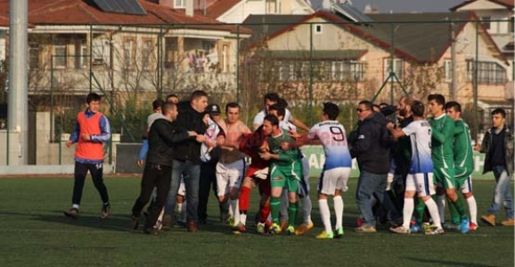 HENDEKSPOR SON SANİYEDE GÜLDÜ