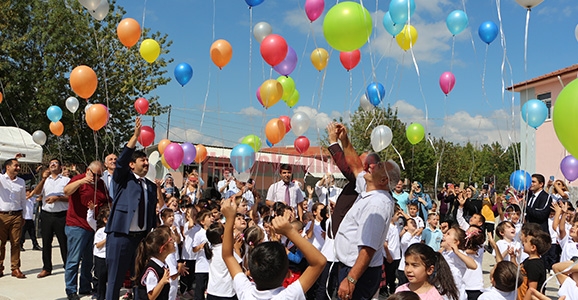 Hendek’te 15335 Öğrenci Ders Başı Yaptı