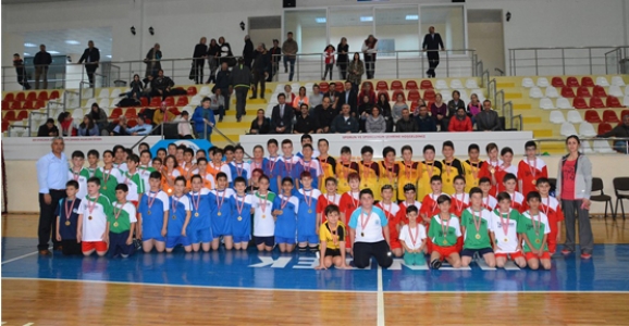 HENDEK’TE 16 DEMİR ADAM’DAN HENTBOL ŞENLİĞİ