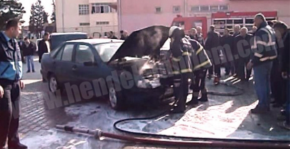 HENDEK’TE ARAÇ YANGINI UCUZ ATLATILDI