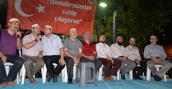 HENDEK’TE ASKERE GİDECEK GENÇLERE MEVLİT