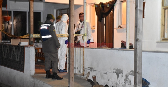 HENDEK’TE CİNAYET 3 ÖLÜ 1 YARALI