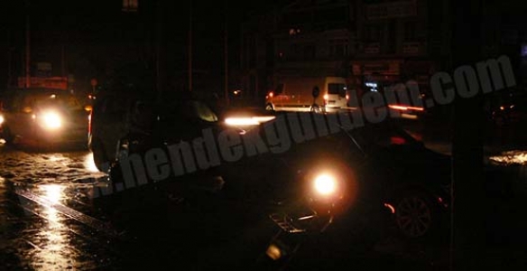 HENDEK'TE ELEKTRİK  KESİNTİLERİ TEPKİ ÇEKİYOR 