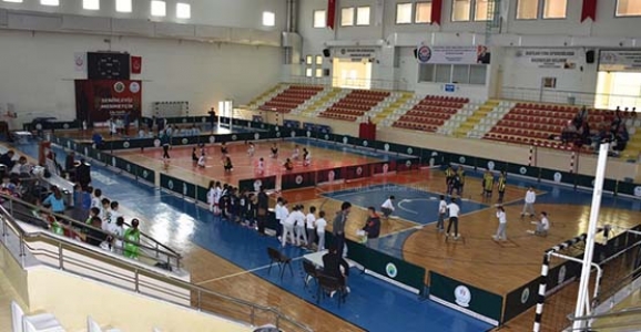 HENDEK’TE GELENEKSEL COÇUK OYUNLARI BAŞLADI