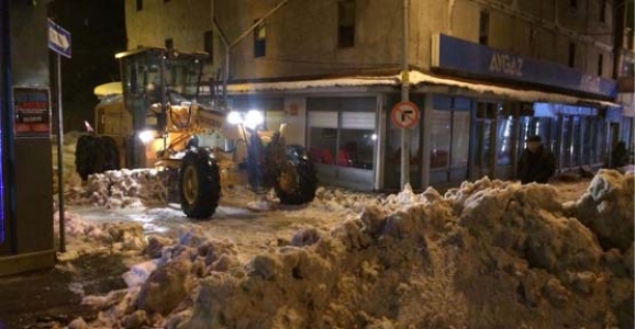 HENDEK’TE KAR KALDIRMA ÇALIŞMASI