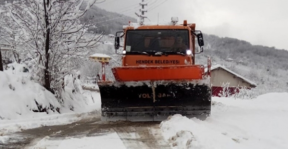 Hendek'te Kar Mesaisi Başladı