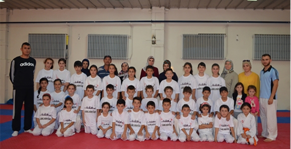 HENDEK’TE KARATE TURNUVASI DÜZENLENDİ