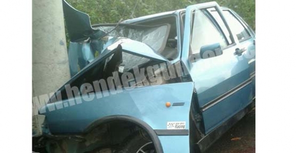 HENDEK’TE MEYDANA GELEN KAZADA İKİ KİŞİ AĞIR YARALANDI