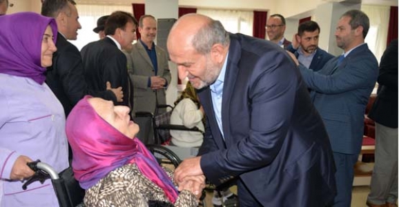 HENDEK’TE YAŞLILAR UNUTULMADI