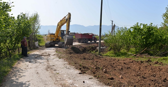 HENDEK’TE YOLLAR GENİŞLİYOR