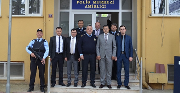 HER ZAMAN POLİSİMİZİN YANINDAYIZ