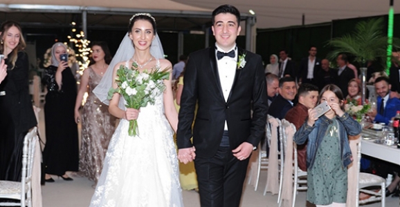 HİFA ŞEYMA VE ZEKİ'DEN MUTLULUĞA ADIM