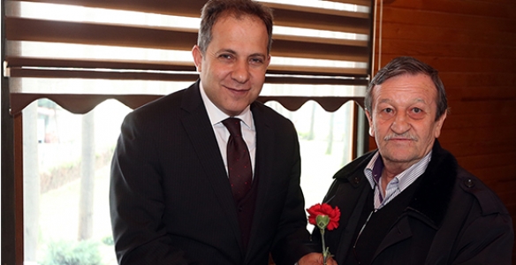 HUZUREVİ SAKİNLERİNE VEFA