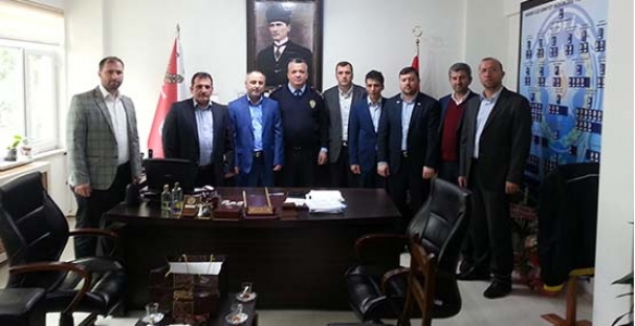 İMAM HATİP MEZUNLARINDAN EMNİYETE ZİYARET