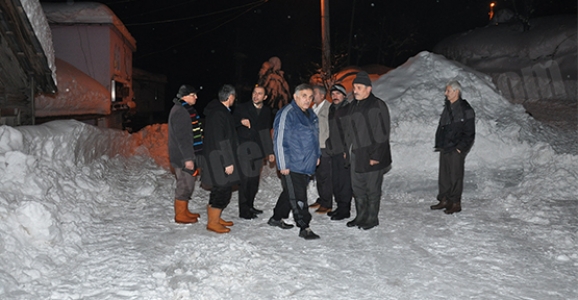 İNCİ GECE SAAT 02'DE YOL AÇMA ÇALIŞMALARINI DENETLEDİ