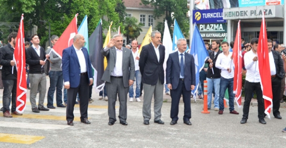 İNCİ'DEN GÖVDE GÖSTERİSİ