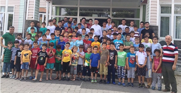 İRFAN MEKTEBİ ÖĞRENCİLERİNDEN ÖRNEK DAVRANIŞ