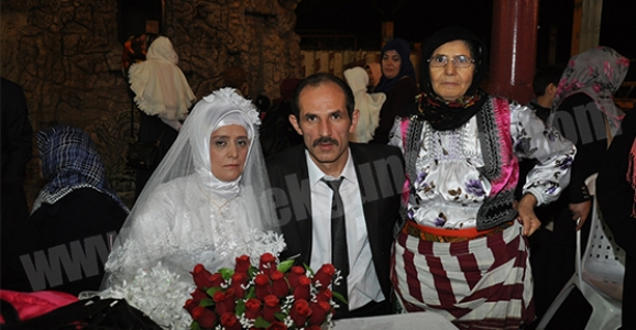 İSTANBUL’DAN HENDEK’E GELİN GELDİ