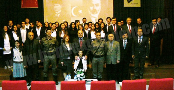 İSTİKLAL ŞAİRİMİZ AKİF ERSOY'U  SAYGIYLA ANDIK