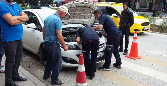 İtfaiyeden Kedi Kurtarma Operasyonu