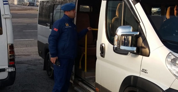 Jandarma Servis Araçlarını Denetledi