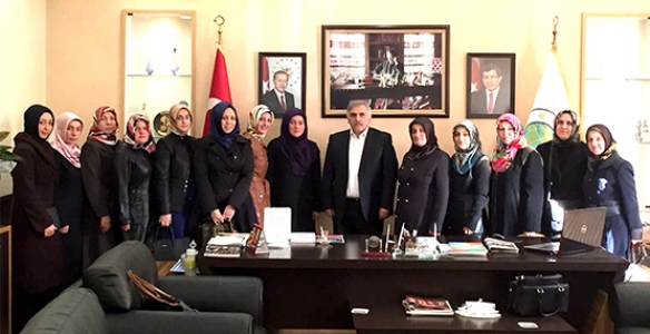 KADIN ELİ, SİYASETE DEĞMELİ