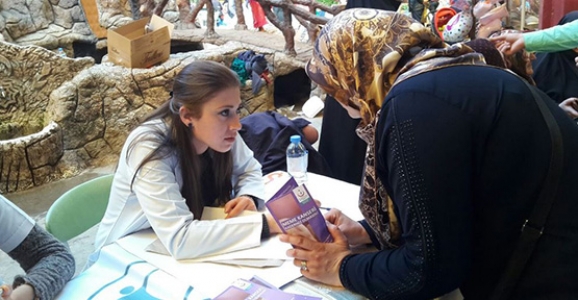 KADINLARA KANSER HAKKINDA BİLGİLENDİRME