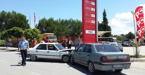 KAFA KAFAYA ÇARPIŞTILAR