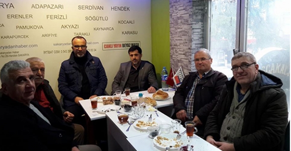 KAHVALTIDA BİR ARAYA GELDİLER