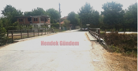 KALDIRIM YOK, KÖPRÜDE KORKULUK EKSİK