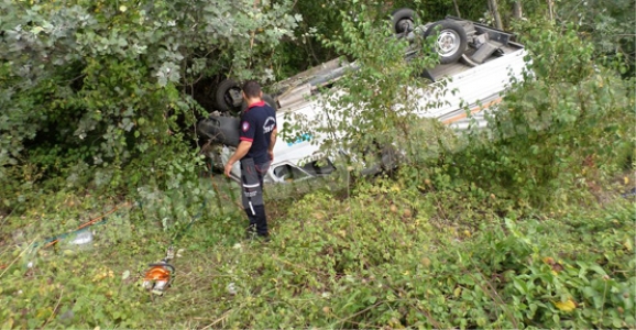 KAMYONET ŞARAMPOLE UÇTU 5 YARALI