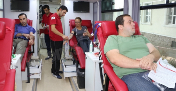 KAN BAĞIŞI KAMPANYASINA YOĞUN İLGİ