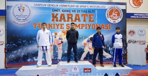 KARATE ŞAMPİYONASINA HENDEK DAMGASI