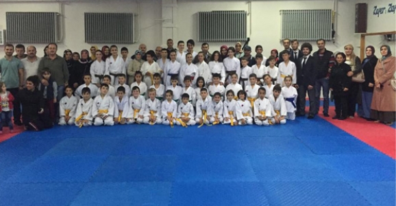 KARATE TAKIMI SPORCULARINA KUŞAK SINAVI