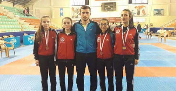 KARATECİLER 8 MADALYA İLE DÖNDÜ