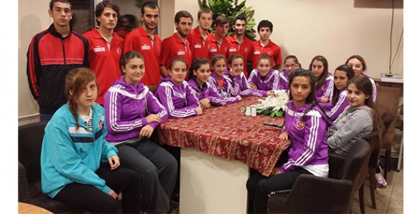 KARATECİLER KUPAYLA DÖNDÜ