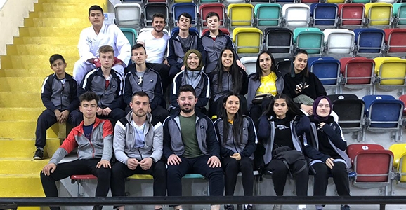 Karatecilerden 4 Madalya