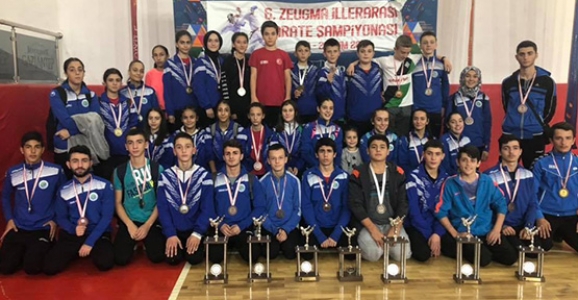 Karatecilerimizden 8 Kupa, 31 Madalya