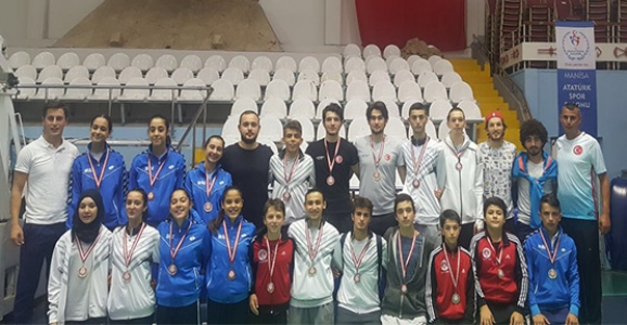 KARATECİLERİMİZDEN MADALYALARA AMBARGO