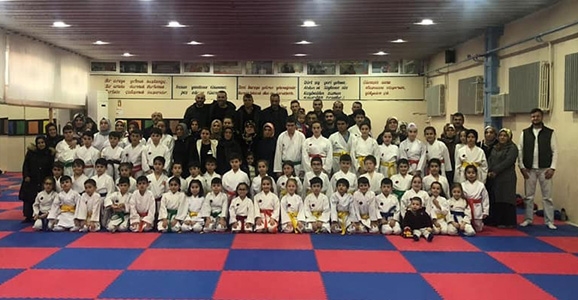 Karate’de 100 sporcu Terfi Etti