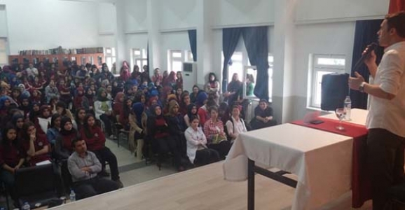 KARDEŞ OKULLARDAN ÇANAKKALE MERHAMET DESTANI SÖYLEŞİSİ