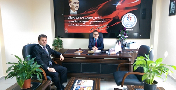 KAYMAKAM’DAN İLÇE SPOR MÜDÜRLÜĞÜNE ZİYARET