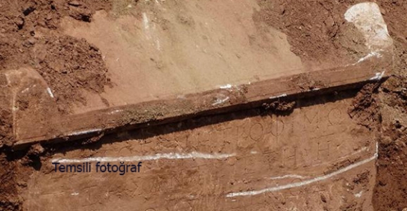 KAZI YAPARKEN ROMA MEZARLARI BULUNDU 