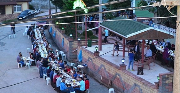  KAZIMİYE ORTA MAHALLE SAKİNLERİ İFTARDA BULUŞTU