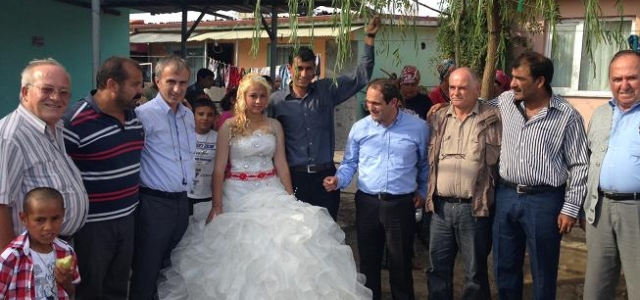 KELEŞ VE KARAKADI ROMAN DÜĞÜNÜNE KATILDI