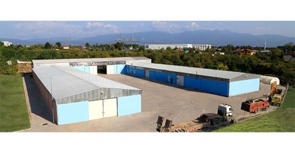 KENDİ İŞİNİ KENDİ YAPIYOR